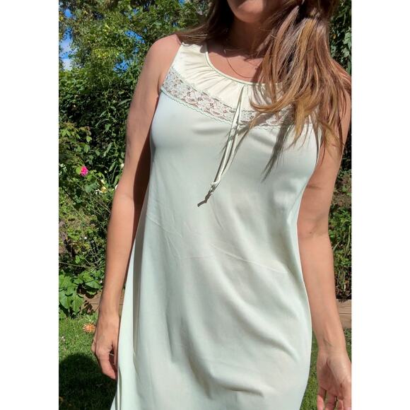 True Vintage Pistachio Slip Dress (1970s) / Nightgown - Picture 9 of 10